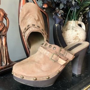 Brown platform clogs